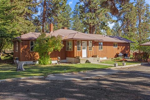 Tiny photo for 32486 Modoc Point Road, Chiloquin, OR 97624 (MLS # 220213730)