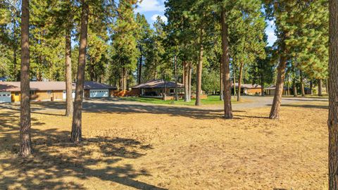Tiny photo for 32486 Modoc Point Road, Chiloquin, OR 97624 (MLS # 220213730)