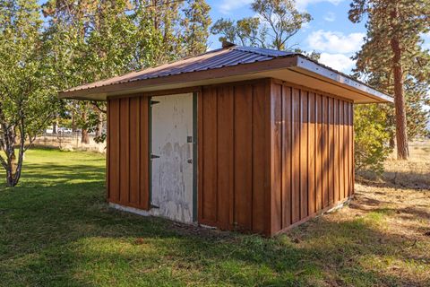 Tiny photo for 32486 Modoc Point Road, Chiloquin, OR 97624 (MLS # 220213730)