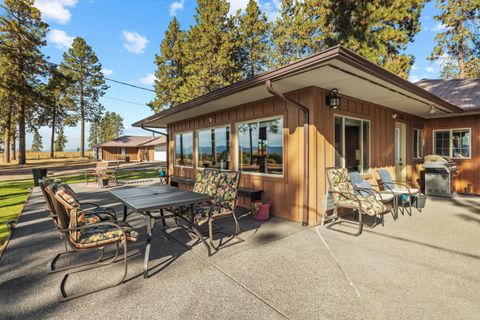 Tiny photo for 32486 Modoc Point Road, Chiloquin, OR 97624 (MLS # 220213730)
