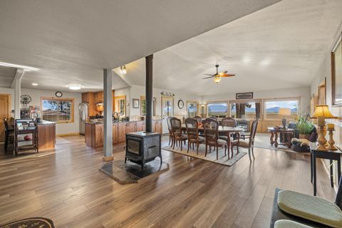 Tiny photo for 32486 Modoc Point Road, Chiloquin, OR 97624 (MLS # 220213730)