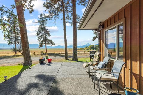 Tiny photo for 32486 Modoc Point Road, Chiloquin, OR 97624 (MLS # 220213730)