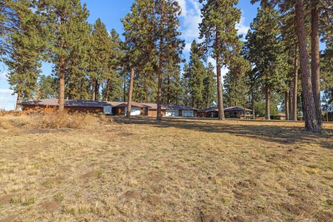 Tiny photo for 32486 Modoc Point Road, Chiloquin, OR 97624 (MLS # 220213730)