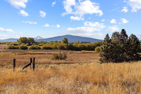 Tiny photo for 32486 Modoc Point Road, Chiloquin, OR 97624 (MLS # 220213730)
