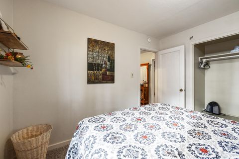 Tiny photo for 32486 Modoc Point Road, Chiloquin, OR 97624 (MLS # 220213730)