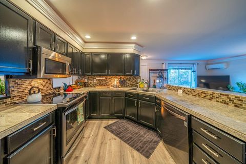 Tiny photo for 61150 Geary Drive, Bend, OR 97702 (MLS # 220213307)