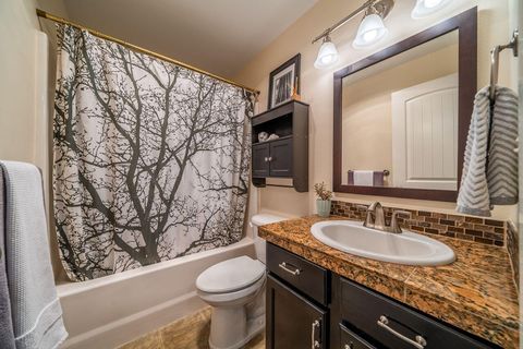 Tiny photo for 61150 Geary Drive, Bend, OR 97702 (MLS # 220213307)