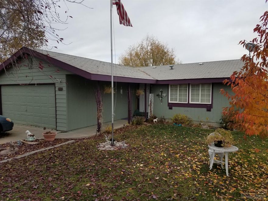 Comfortable 3 bedroom 2 full bath home. Large deck off back door. Home well cared for with updates in kitchen and bathroom, bedroom. Fenced back yard for pets. Close to town and shopping.