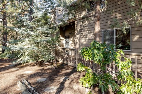 Tiny photo for 3123 NW Clubhouse Drive, Bend, OR 97703 (MLS # 220215358)