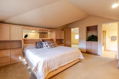 Tiny photo for 3123 NW Clubhouse Drive, Bend, OR 97703 (MLS # 220215358)