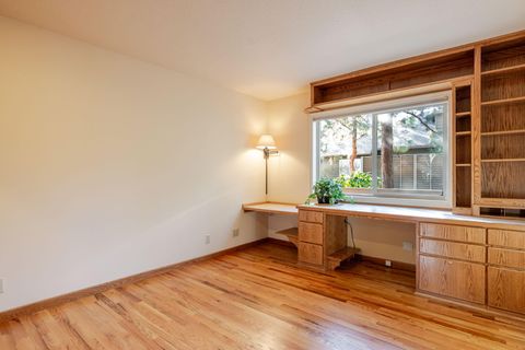 Tiny photo for 3123 NW Clubhouse Drive, Bend, OR 97703 (MLS # 220215358)