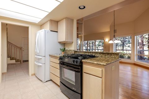 Tiny photo for 3123 NW Clubhouse Drive, Bend, OR 97703 (MLS # 220215358)