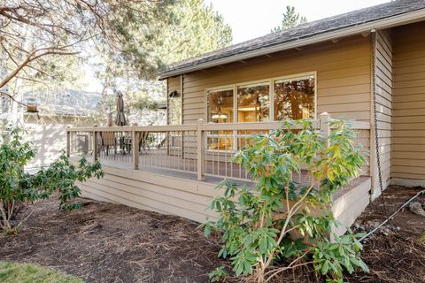 Tiny photo for 3123 NW Clubhouse Drive, Bend, OR 97703 (MLS # 220215358)