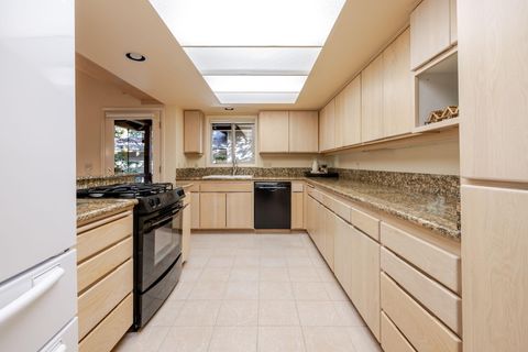 Tiny photo for 3123 NW Clubhouse Drive, Bend, OR 97703 (MLS # 220215358)