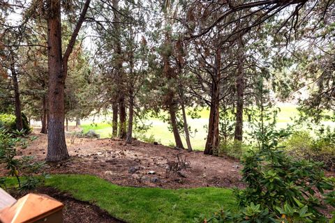 Tiny photo for 3123 NW Clubhouse Drive, Bend, OR 97703 (MLS # 220215358)
