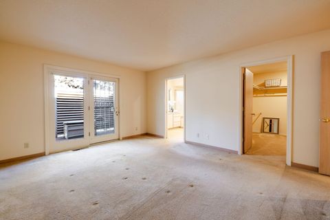 Tiny photo for 3123 NW Clubhouse Drive, Bend, OR 97703 (MLS # 220215358)