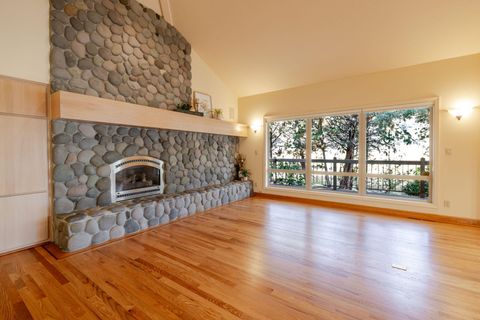 Tiny photo for 3123 NW Clubhouse Drive, Bend, OR 97703 (MLS # 220215358)