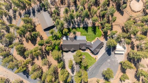 Tiny photo for 69255 Crooked Horseshoe Road, Sisters, OR 97759 (MLS # 220215140)