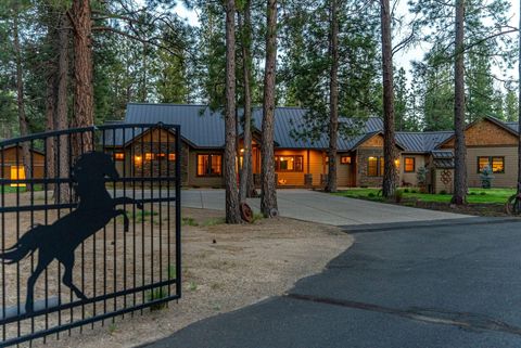 Photo of 69255 Crooked Horseshoe Road, Sisters, OR 97759 (MLS # 220215140)