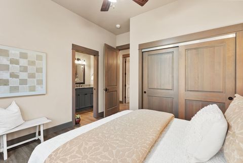 Tiny photo for 69255 Crooked Horseshoe Road, Sisters, OR 97759 (MLS # 220215140)