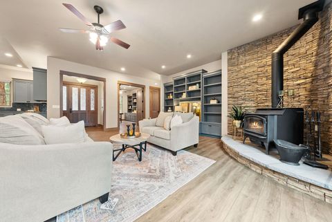 Tiny photo for 69255 Crooked Horseshoe Road, Sisters, OR 97759 (MLS # 220215140)