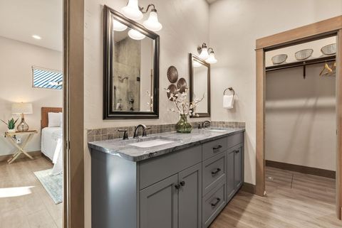 Tiny photo for 69255 Crooked Horseshoe Road, Sisters, OR 97759 (MLS # 220215140)