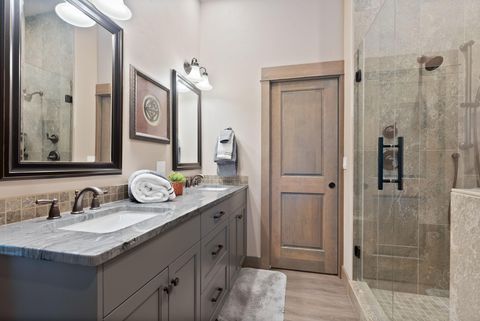 Tiny photo for 69255 Crooked Horseshoe Road, Sisters, OR 97759 (MLS # 220215140)