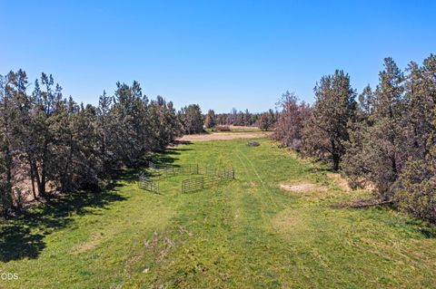 Tiny photo for 4220 NE Smith Rock Way, Terrebonne, OR 97760 (MLS # 220225834)