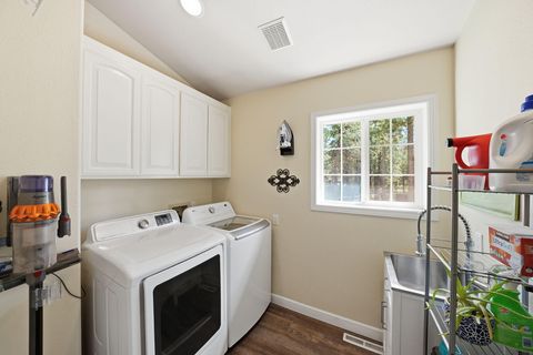 Tiny photo for 14861 Crupper, Sisters, OR 97759 (MLS # 220217832)