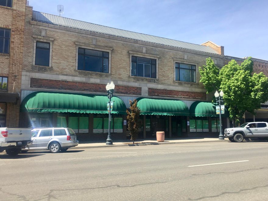 Former Periwinkle Clothing and furniture store space ready for lease! Great retail spaces available in downtown Klamath Falls. Available immediately. Excellent condition and location. There is potential to purchase the prior business if interested. Two spaces that can be leased all together or separately. Call listing agent for pricing of individual units. Two spaces available of approx. 1,400 s.f. and 3000 s.f. with possible discount if leased all together. Easy to show.  Large basement storage space also available to tenants for an $0.10/sf/mo.