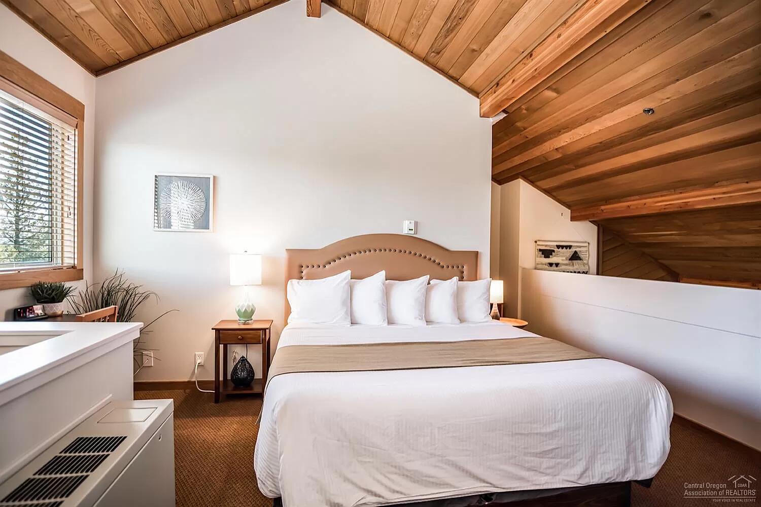 Inn Of The 7th - Residential