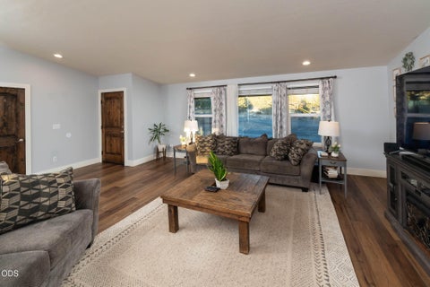 Tiny photo for 5097 SE Iowa Avenue, Prineville, OR 97754 (MLS # 220229894)
