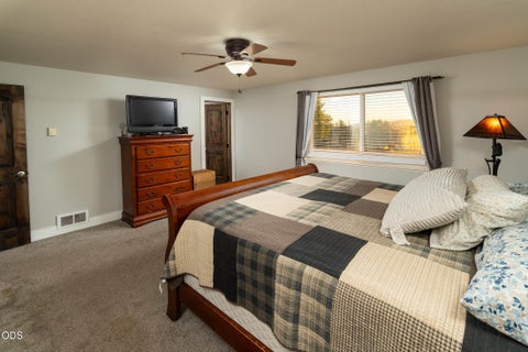Tiny photo for 5097 SE Iowa Avenue, Prineville, OR 97754 (MLS # 220229894)