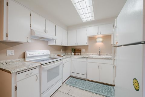 Tiny photo for 18015 Diamond Peak Lane #11, Sunriver, OR 97707 (MLS # 220211675)