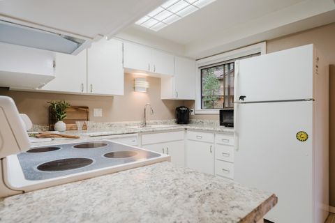 Tiny photo for 18015 Diamond Peak Lane #11, Sunriver, OR 97707 (MLS # 220211675)