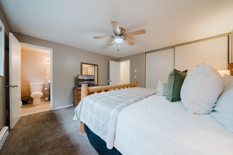 Tiny photo for 18015 Diamond Peak Lane #11, Sunriver, OR 97707 (MLS # 220211675)