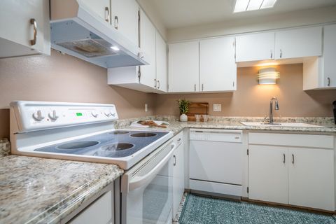 Tiny photo for 18015 Diamond Peak Lane #11, Sunriver, OR 97707 (MLS # 220211675)