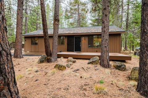 Photo of 18015 Diamond Peak Lane #11, Sunriver, OR 97707 (MLS # 220211675)