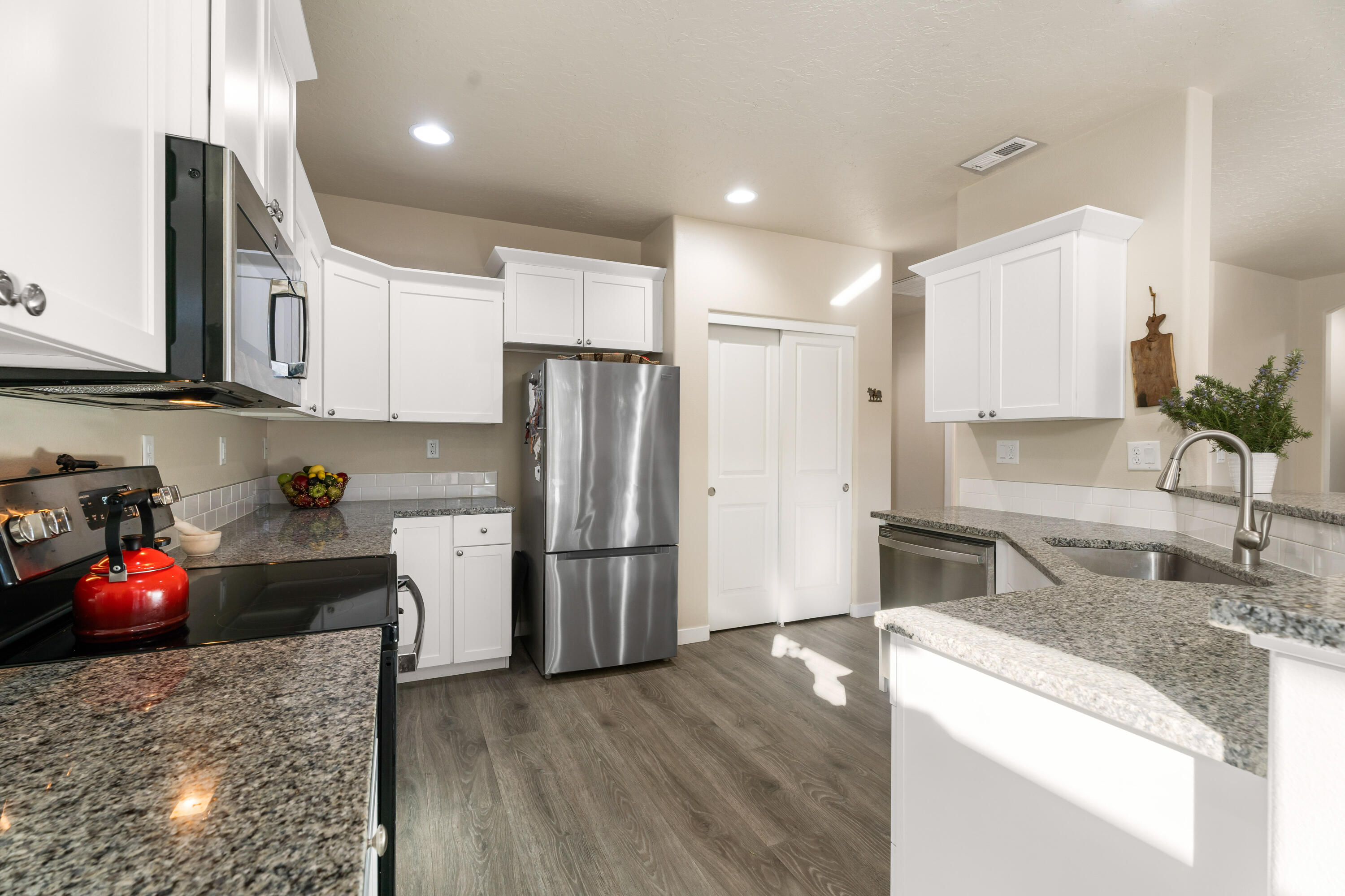 Mckenzie Meadow Vill - Residential