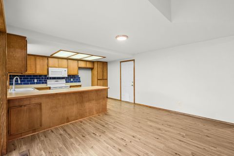Tiny photo for 540 Jeanette Avenue, Medford, OR 97501 (MLS # 220219964)