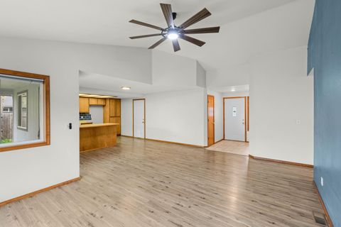 Tiny photo for 540 Jeanette Avenue, Medford, OR 97501 (MLS # 220219964)