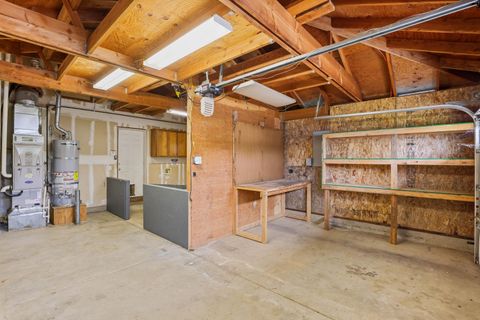 Tiny photo for 540 Jeanette Avenue, Medford, OR 97501 (MLS # 220219964)