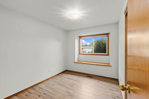 Tiny photo for 540 Jeanette Avenue, Medford, OR 97501 (MLS # 220219964)
