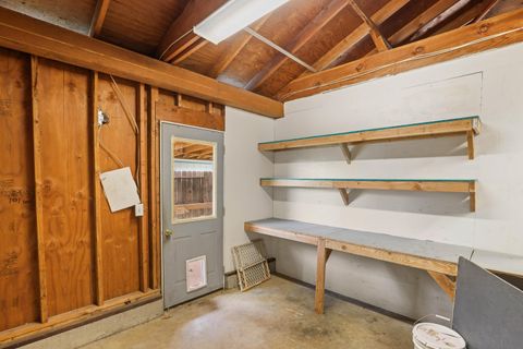 Tiny photo for 540 Jeanette Avenue, Medford, OR 97501 (MLS # 220219964)