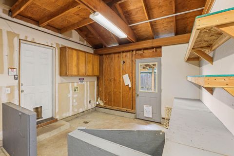 Tiny photo for 540 Jeanette Avenue, Medford, OR 97501 (MLS # 220219964)