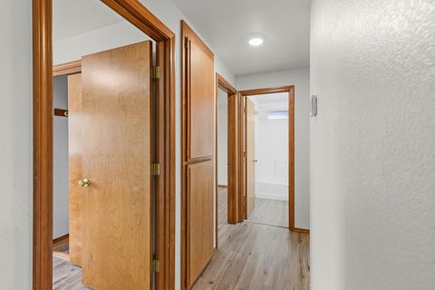 Tiny photo for 540 Jeanette Avenue, Medford, OR 97501 (MLS # 220219964)