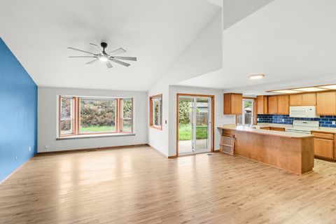 Tiny photo for 540 Jeanette Avenue, Medford, OR 97501 (MLS # 220219964)