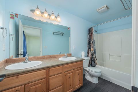 Tiny photo for 16465 Riley Drive, La Pine, OR 97739 (MLS # 220217379)