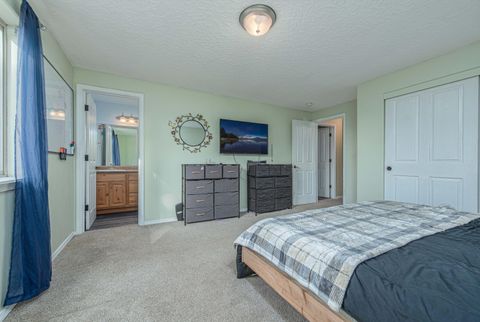 Tiny photo for 16465 Riley Drive, La Pine, OR 97739 (MLS # 220217379)