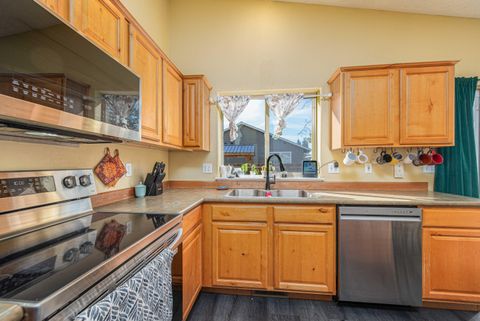 Tiny photo for 16465 Riley Drive, La Pine, OR 97739 (MLS # 220217379)